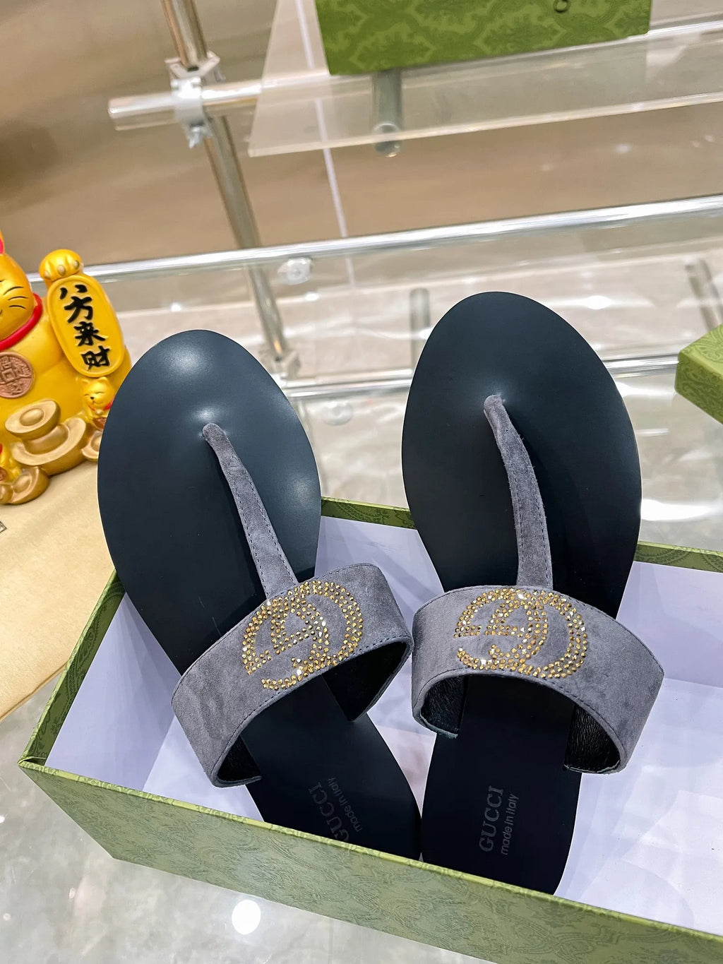Women Slippers N74318