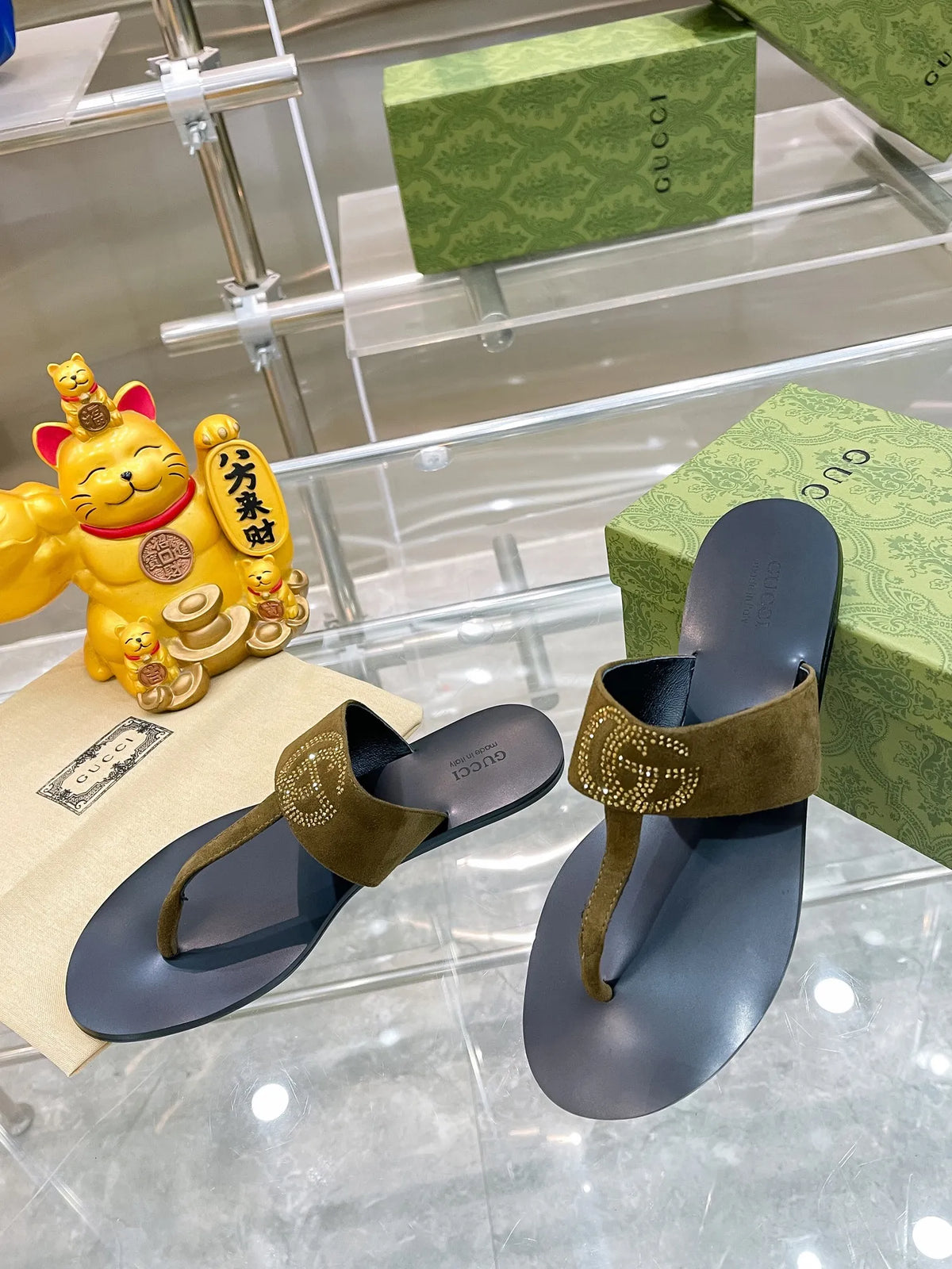 Women Slippers N74318