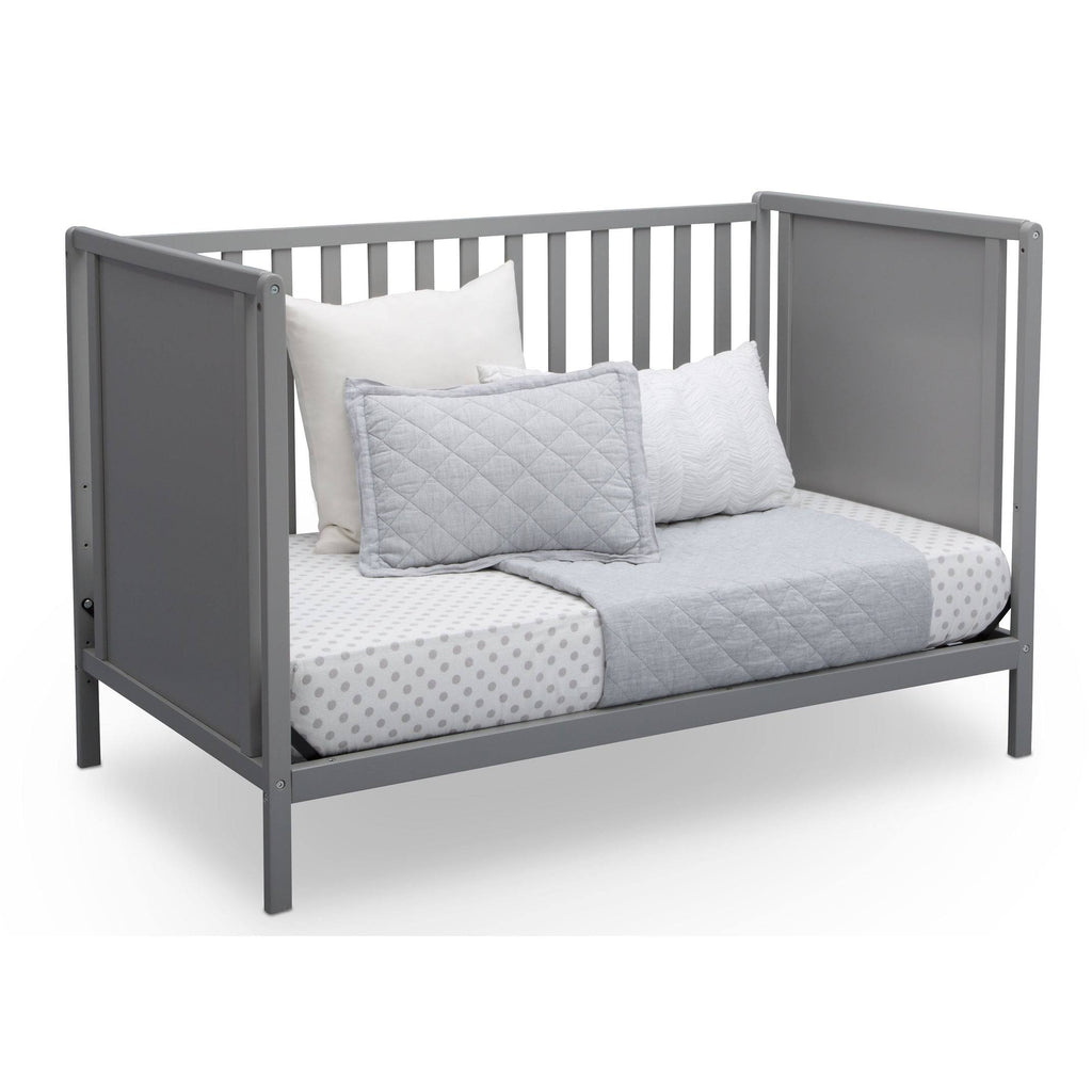 4-in-1 Bianca White Convertible Crib G2782