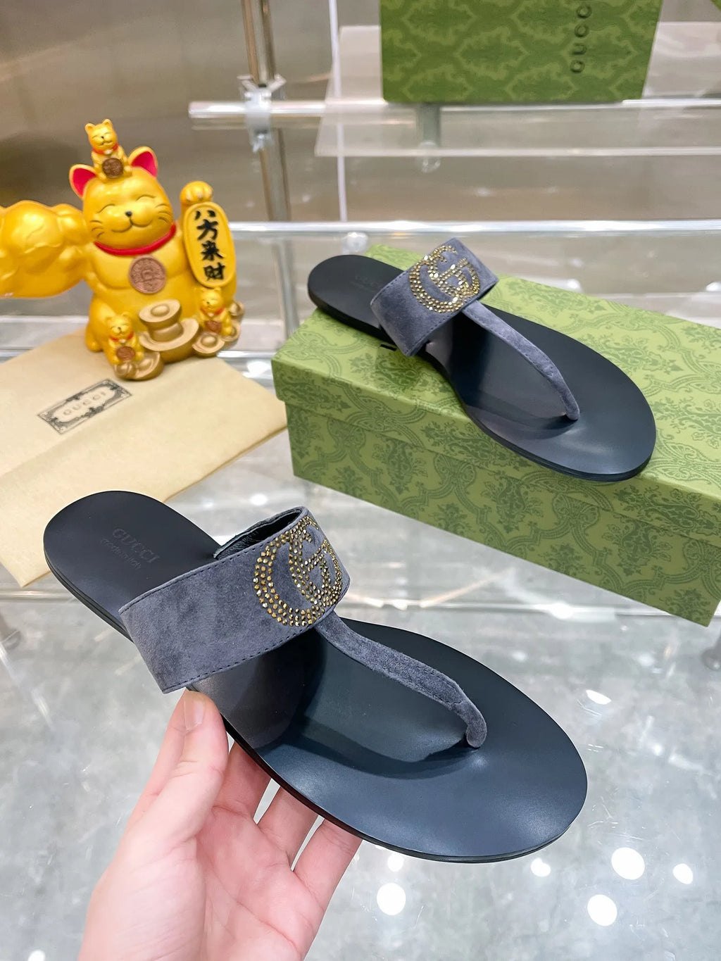 Women Slippers N74318