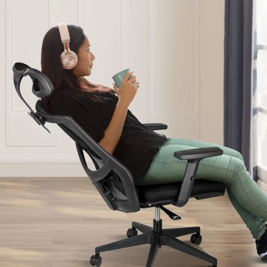 Black Ergonomic Mesh Office Chair with Wheels V7748