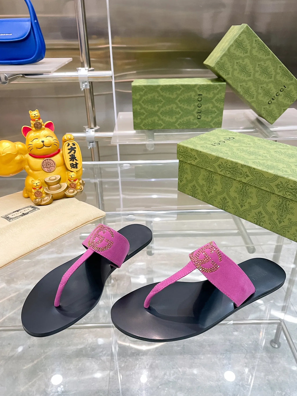 Women Slippers N74318