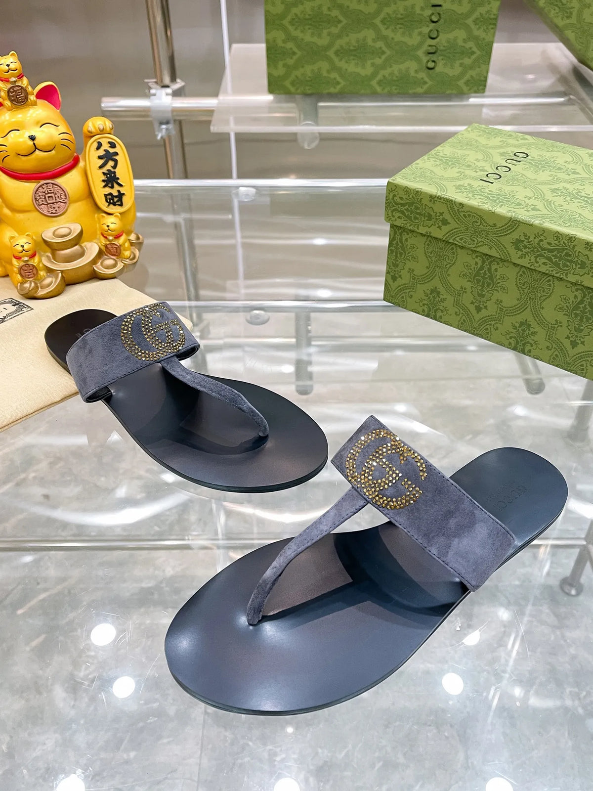 Women Slippers N74318