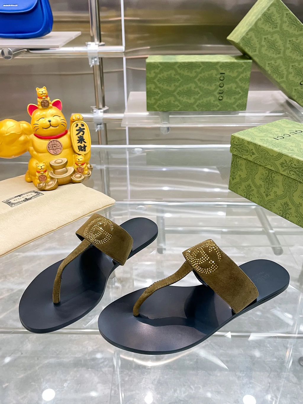 Women Slippers N74318